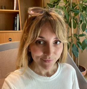 sarah abohonian biographie